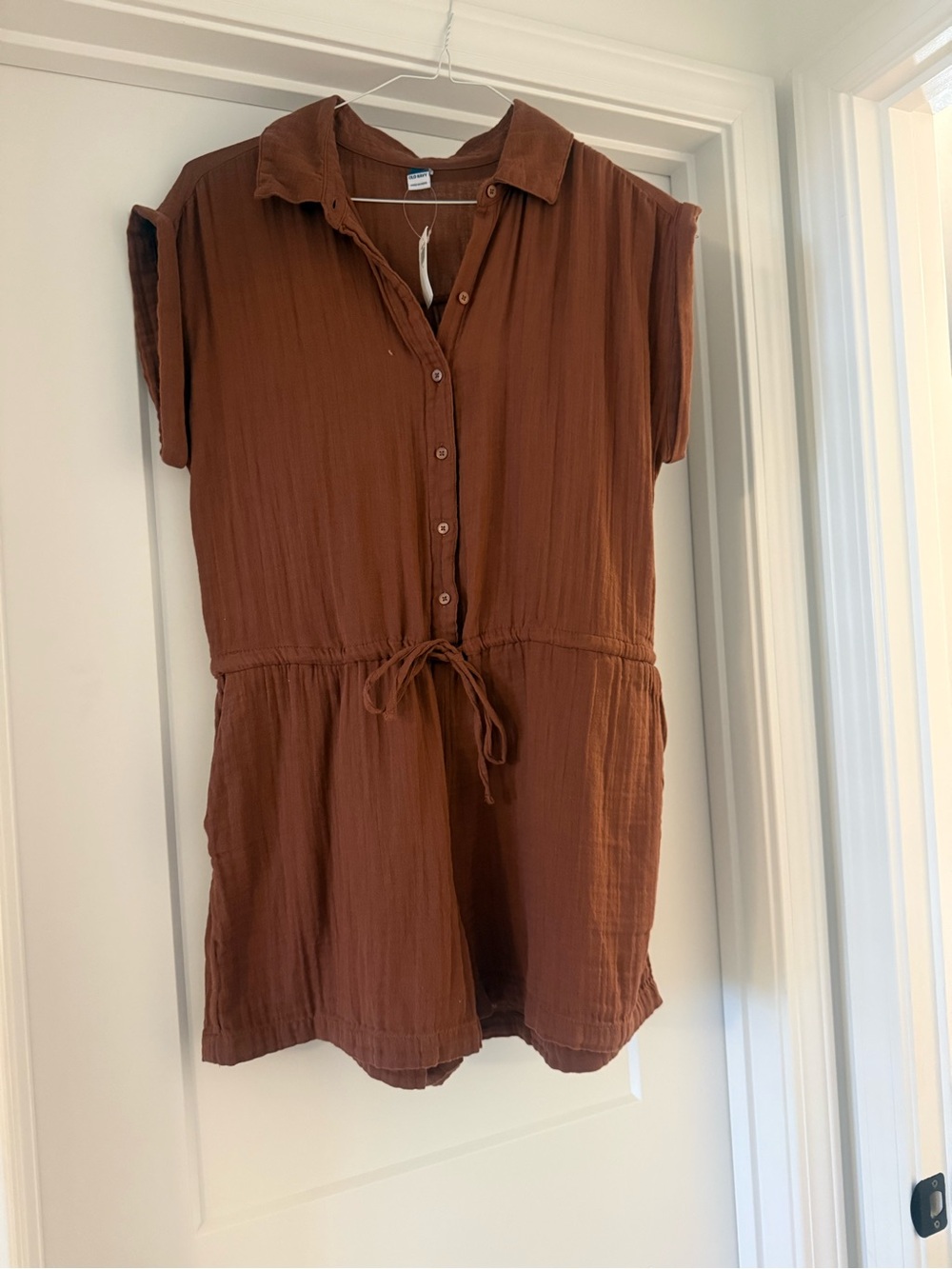 NWT Women’s Short-Sleeve Button Romper Size M